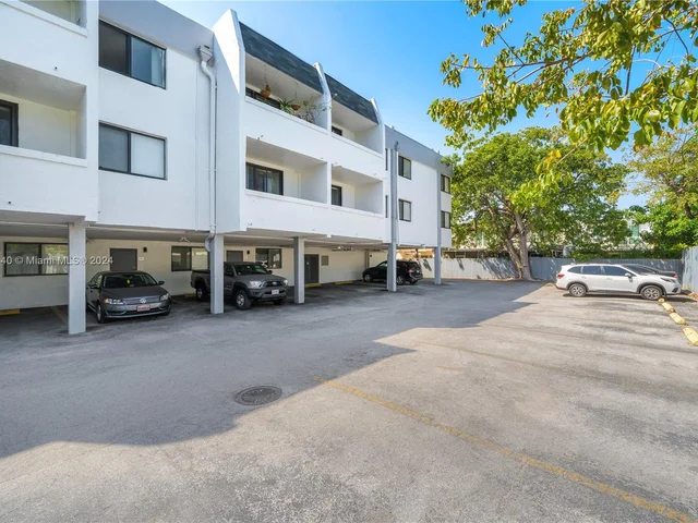 2345 NE 135th St # 102, North Miami FL 33181