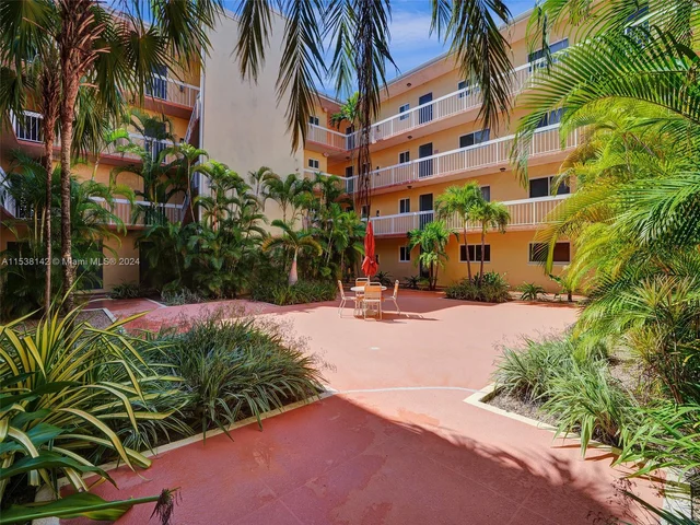 7840 Camino Real # 306, Miami FL 33143