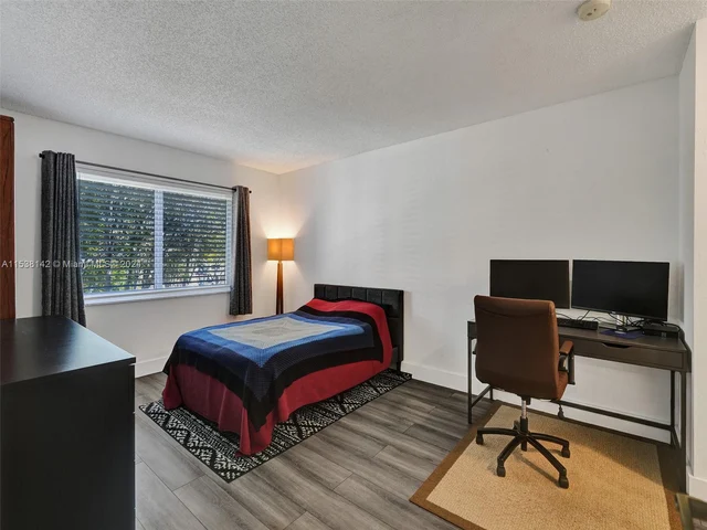 7840 Camino Real # 306, Miami FL 33143