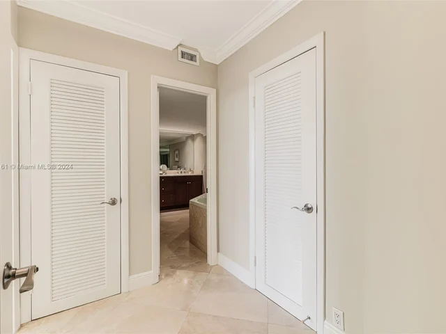 1121 Crandon Blvd # E401, Key Biscayne FL 33149