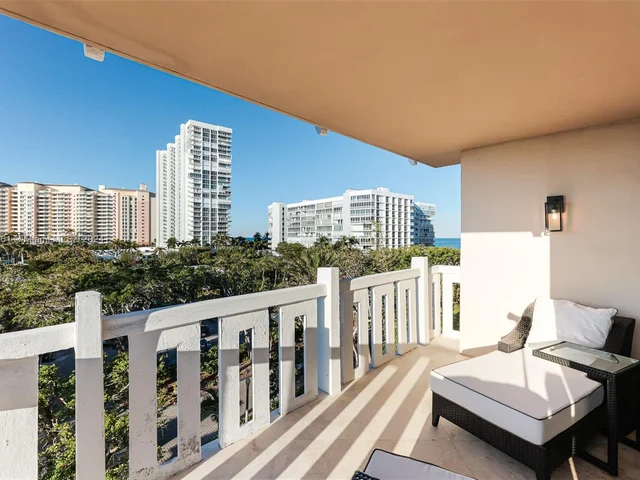 1121 Crandon Blvd # E401, Key Biscayne FL 33149