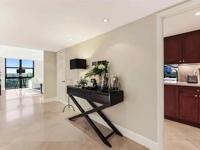 1121 Crandon Blvd # E401, Key Biscayne FL 33149