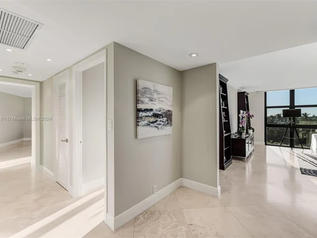 1121 Crandon Blvd # E401, Key Biscayne FL 33149