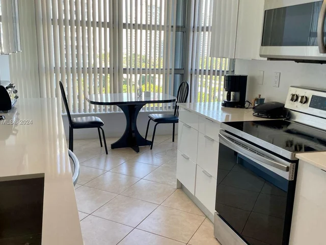 3400 NE 192nd St # 805, Aventura FL 33180