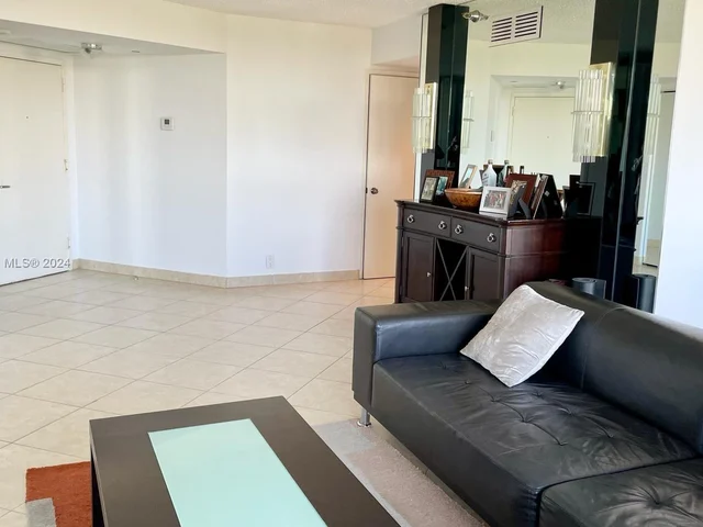 3400 NE 192nd St # 805, Aventura FL 33180