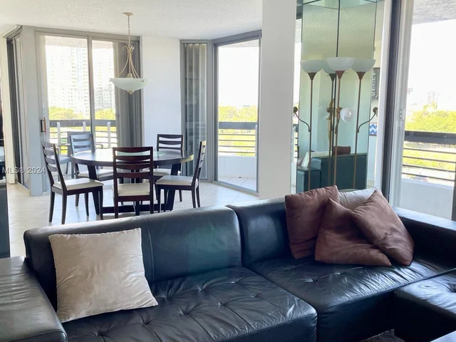 3400 NE 192nd St # 805, Aventura FL 33180