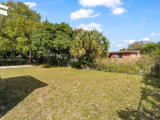 3811 NW 207th St, Miami Gardens FL 33055