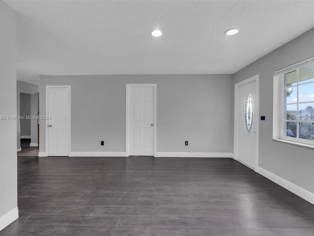 3811 NW 207th St, Miami Gardens FL 33055