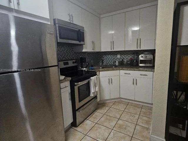 3071 SW 27th Ave # 9, Miami FL 33133