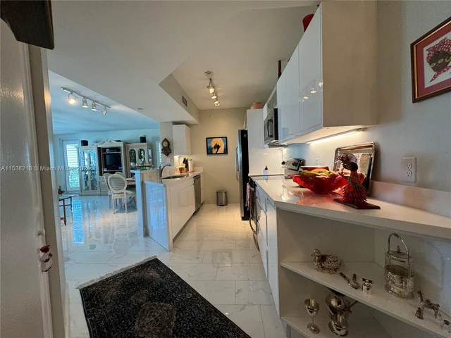 7350 SW 89th St # 1601S, Miami FL 33156