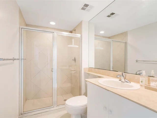 335 S Biscayne Blvd # 1505, Miami FL 33131