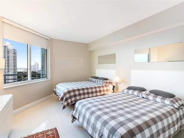 335 S Biscayne Blvd # 1505, Miami FL 33131