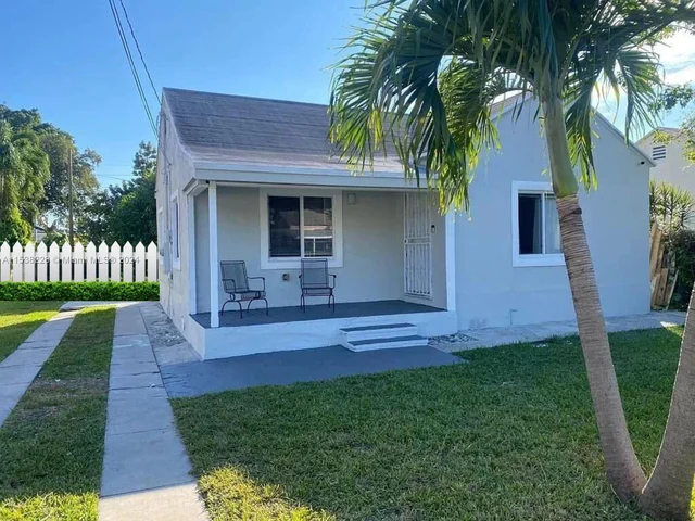 154 NE 76th St, Miami FL 33138