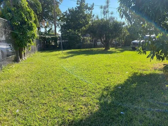 154 NE 76th St, Miami FL 33138