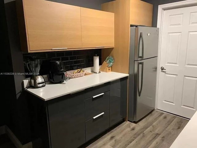 154 NE 76th St, Miami FL 33138