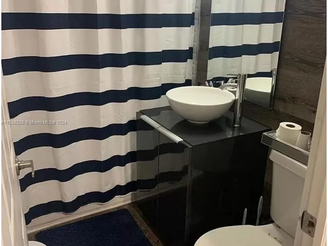 154 NE 76th St, Miami FL 33138