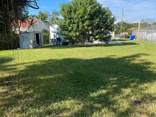 154 NE 76th St, Miami FL 33138