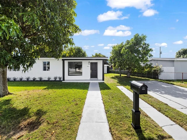10860 SW 40th Ter, Miami FL 33165