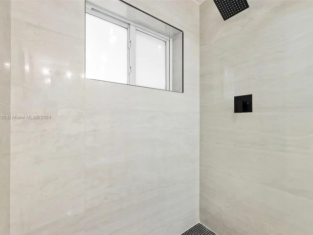 10860 SW 40th Ter, Miami FL 33165