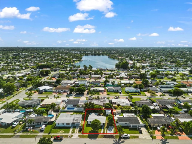 10860 SW 40th Ter, Miami FL 33165