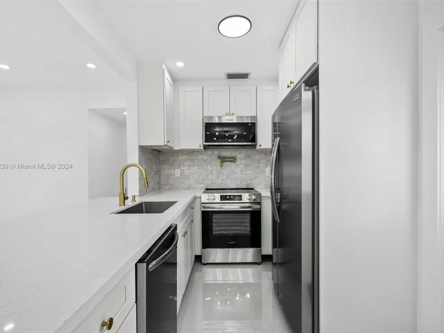 10860 SW 40th Ter, Miami FL 33165