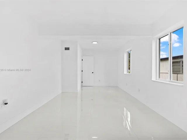 10860 SW 40th Ter, Miami FL 33165