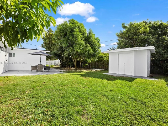 10860 SW 40th Ter, Miami FL 33165