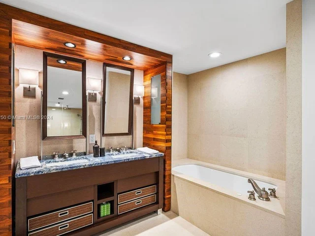 6899 Collins Ave # 1107, Miami Beach FL 33141