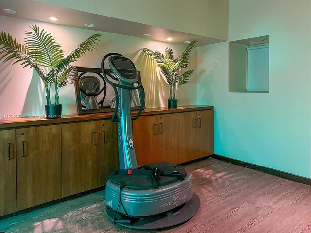 6899 Collins Ave # 1107, Miami Beach FL 33141