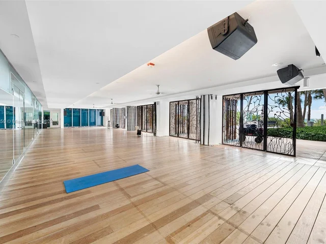 6899 Collins Ave # 1107, Miami Beach FL 33141