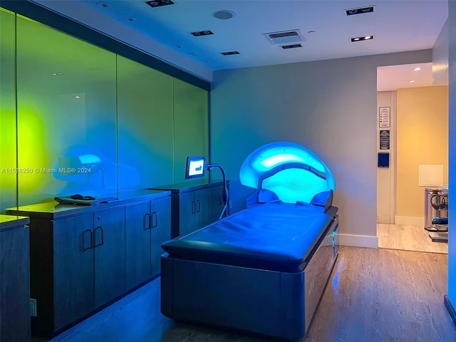 6899 Collins Ave # 1107, Miami Beach FL 33141