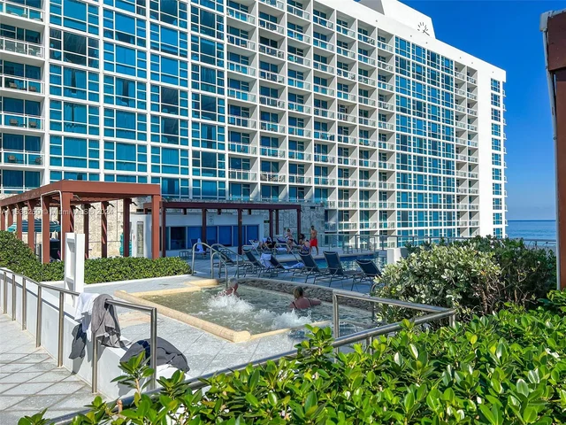 6899 Collins Ave # 1107, Miami Beach FL 33141