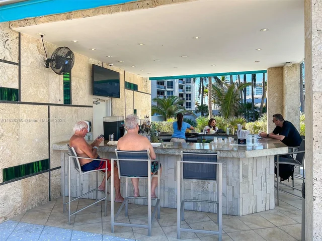 6899 Collins Ave # 1107, Miami Beach FL 33141