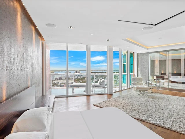 300 S Pointe Drive, Miami Beach FL 33139