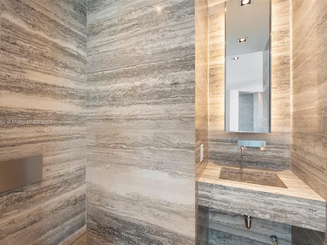 300 S Pointe Drive, Miami Beach FL 33139