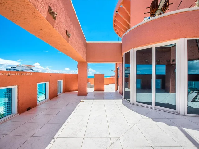 300 S Pointe Drive, Miami Beach FL 33139