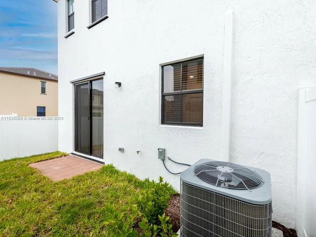 3358 W 112th St # 3358, Hialeah FL 33018