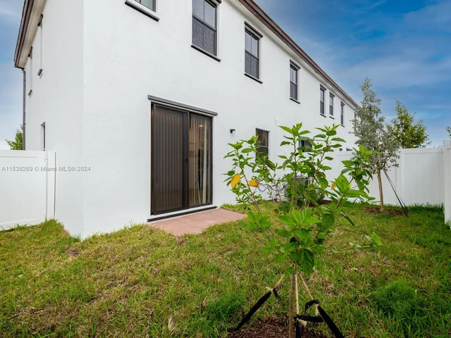 3358 W 112th St # 3358, Hialeah FL 33018