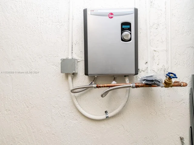 3358 W 112th St # 3358, Hialeah FL 33018