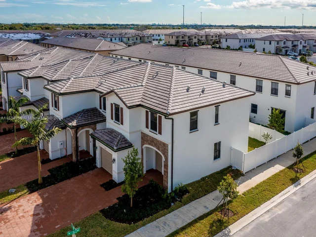 3358 W 112th St # 3358, Hialeah FL 33018