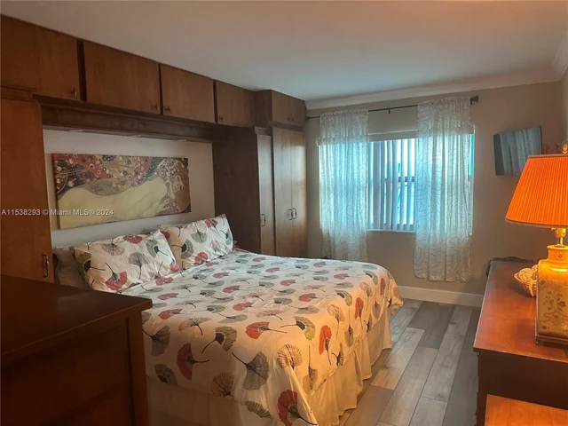 400 Kings Point Dr # 1021, Sunny Isles Beach FL 33160