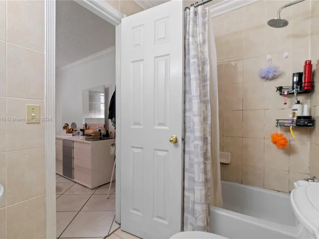 18826 NW 45th Ave # 0, Miami Gardens FL 33055