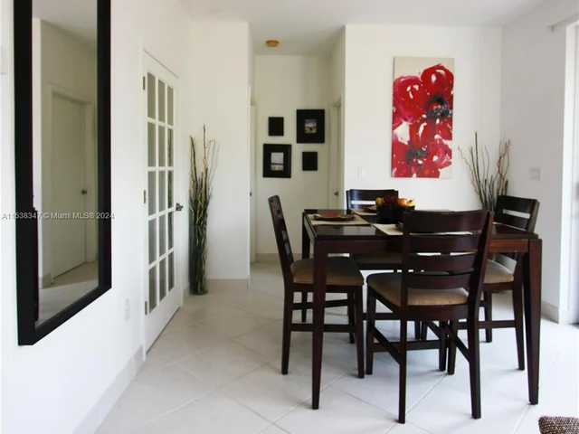 1611 Jackson St, Hollywood FL 33020