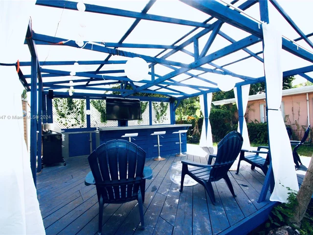 1611 Jackson St, Hollywood FL 33020