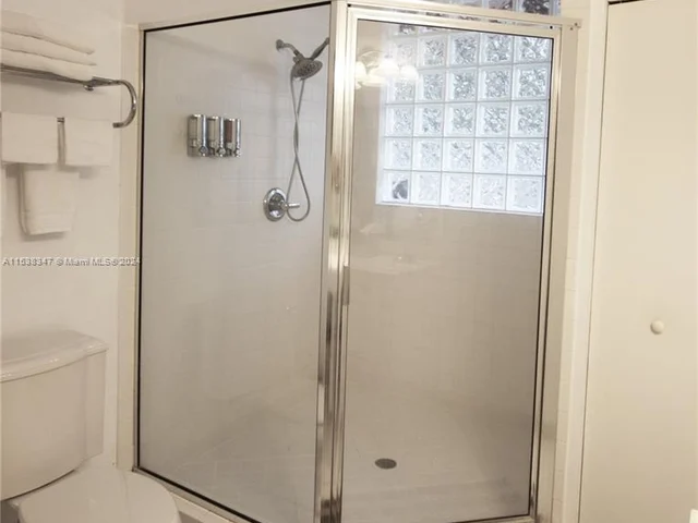 1611 Jackson St, Hollywood FL 33020