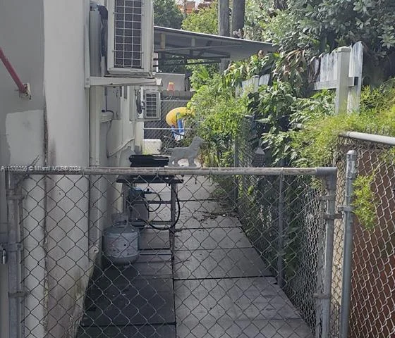 1140 NW 37th Ave, Miami FL 33125