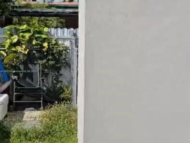 1140 NW 37th Ave, Miami FL 33125