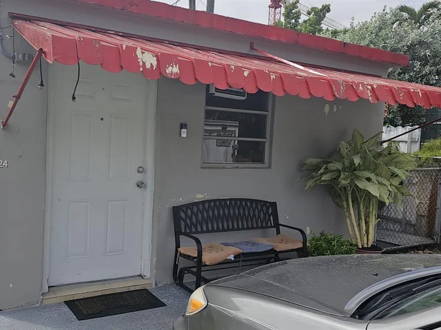 1140 NW 37th Ave, Miami FL 33125