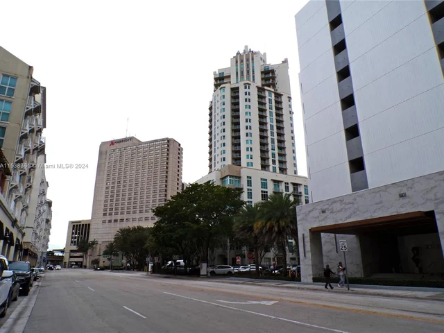 9055 SW 73rd Ct # 610, Miami FL 33156