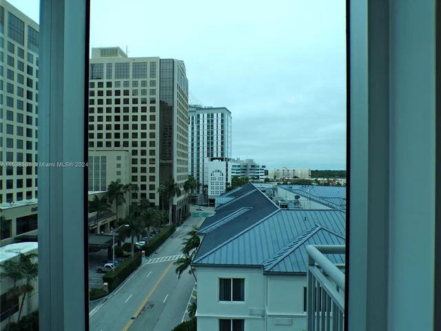 9055 SW 73rd Ct # 610, Miami FL 33156